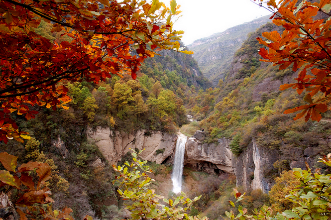 秋水红叶胭脂峡